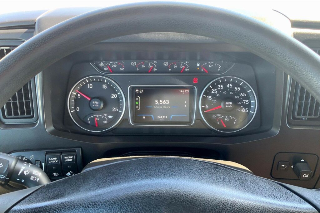 2023 INT LT625 6×4 Sleeper