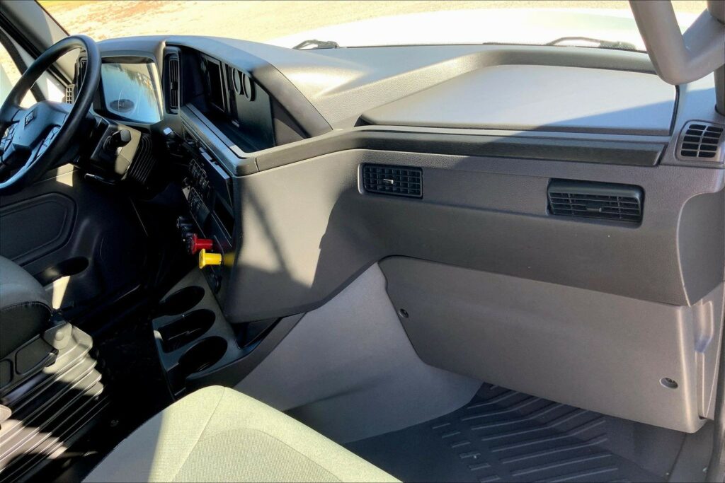 2023 INT LT625 6×4 Sleeper