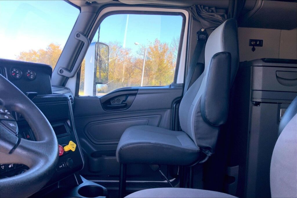 2023 INT LT625 6×4 Sleeper