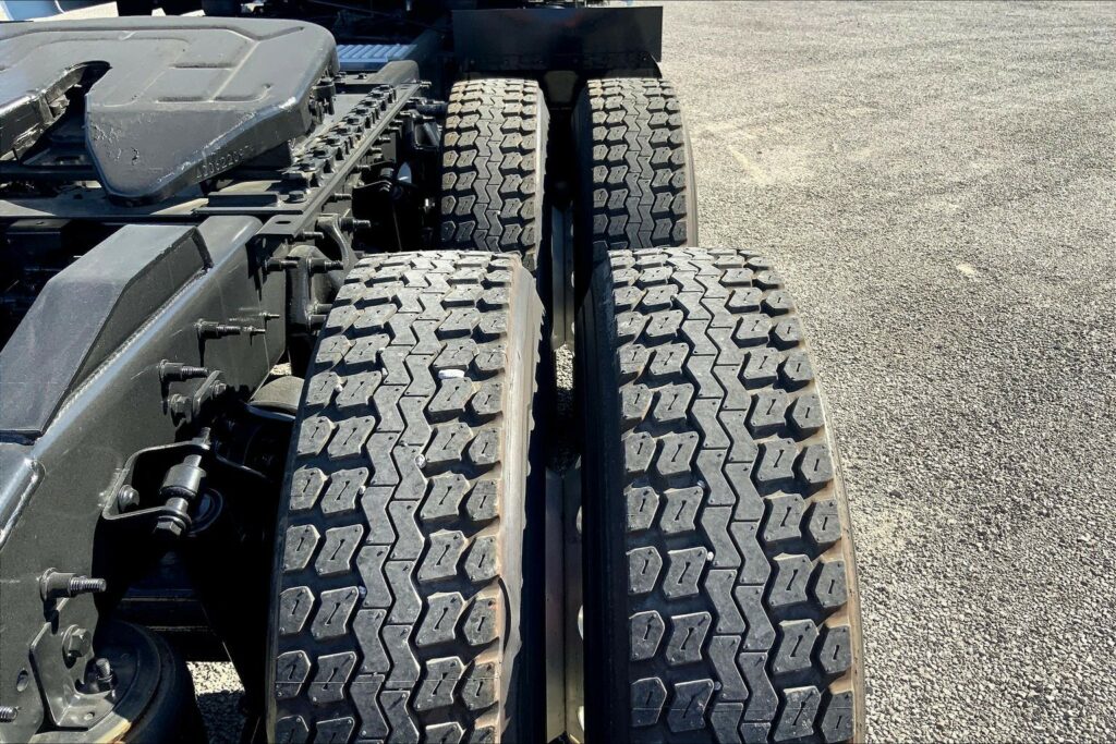 2023 INT LT625 6×4 Sleeper