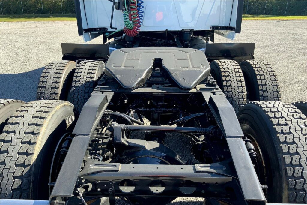 2023 INT LT625 6×4 Sleeper