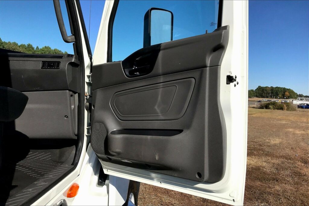 2019 INT LT625 6×4 Day Cab