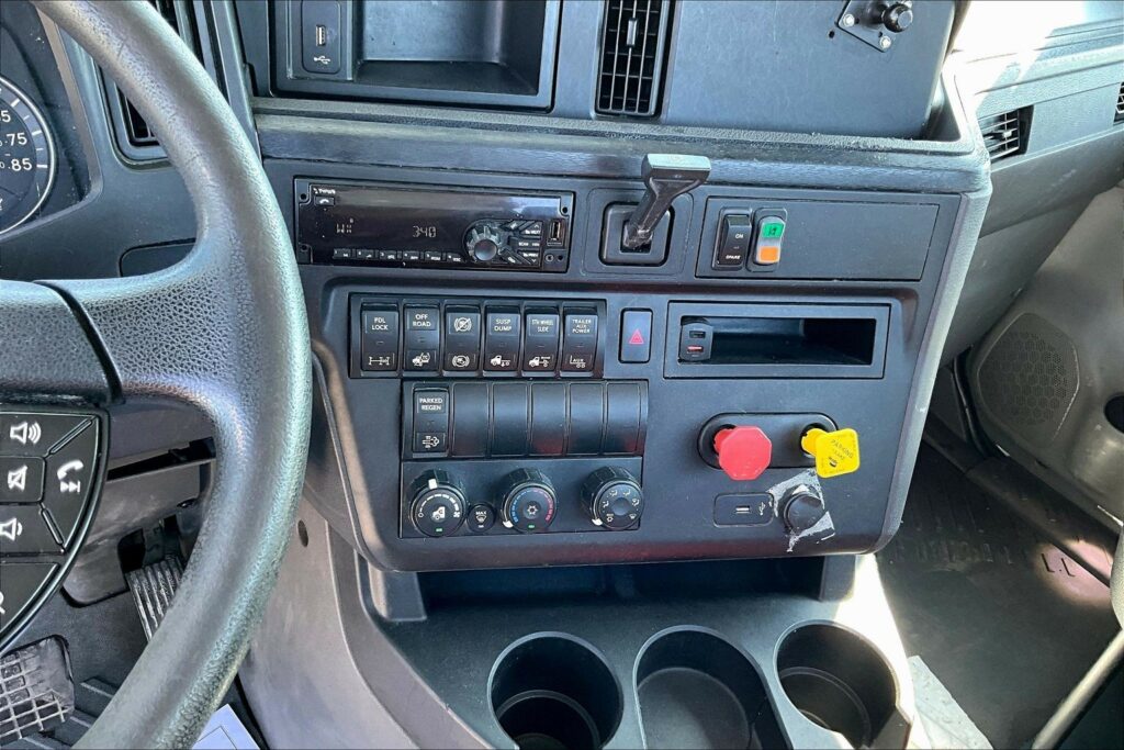 2019 INT LT625 6×4 Day Cab