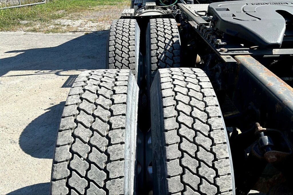 2019 INT LT625 6×4 Day Cab