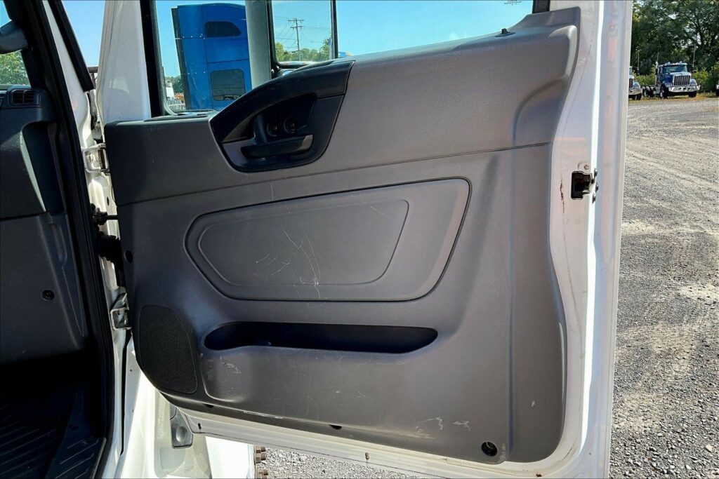 2019 INT LT625 6×4 Day Cab