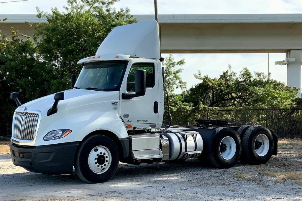 2019 INT LT625 6×4 Day Cab