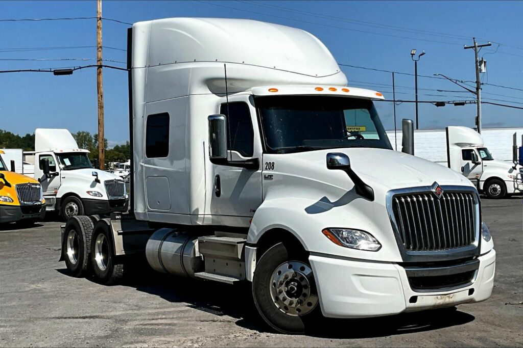 2022 INT LT625 6×4 Sleeper