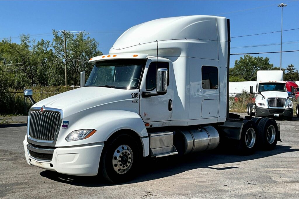 2022 INT LT625 6×4 Sleeper