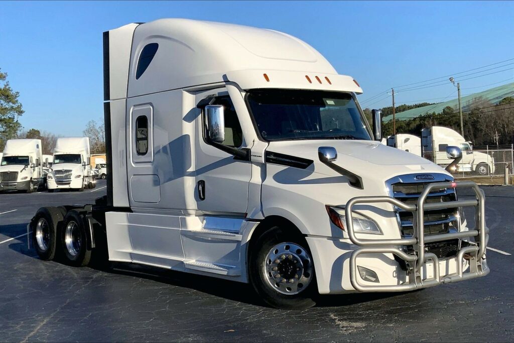 2022 FRG CASCADIA Sleeper