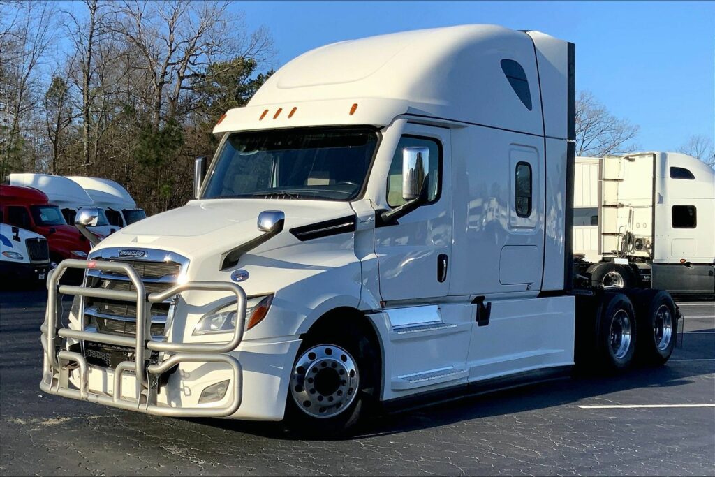 2022 FRG CASCADIA Sleeper