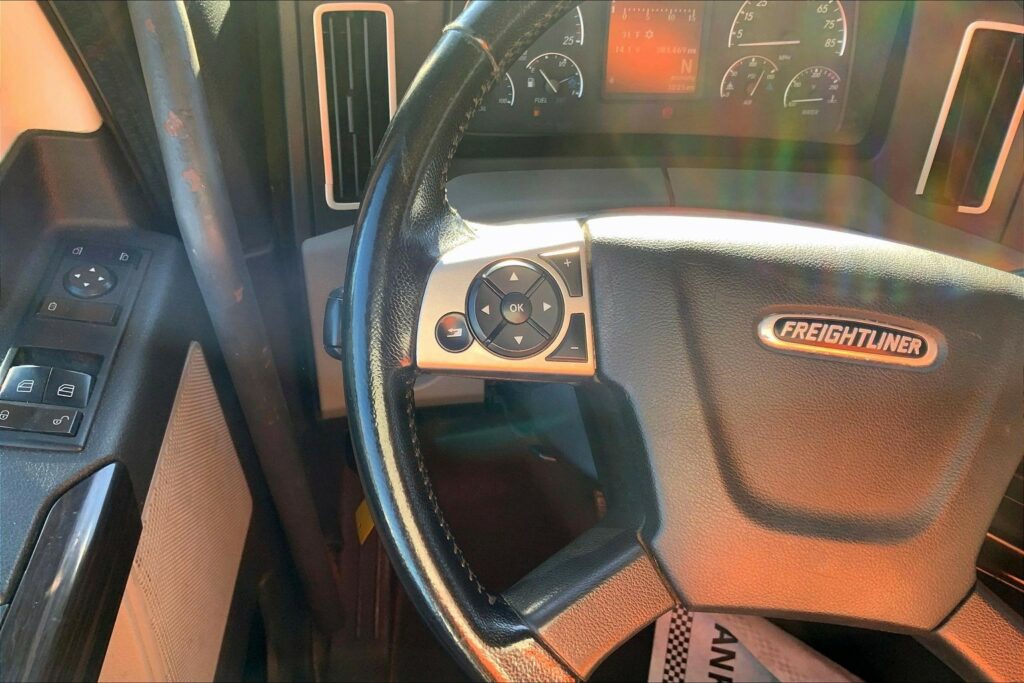 2022 FRG CASCADIA Sleeper