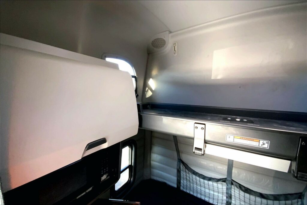 2022 FRG CASCADIA Sleeper