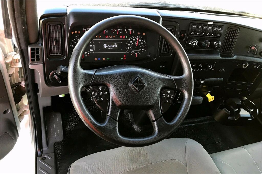 2021 CUM MV607 Medium Conventional