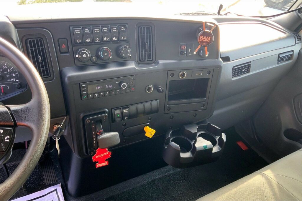 2021 CUM MV607 Medium Conventional