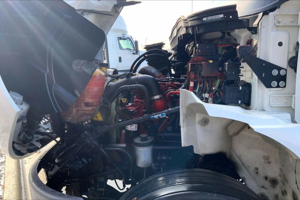 2021 CUM MV607 Medium Conventional