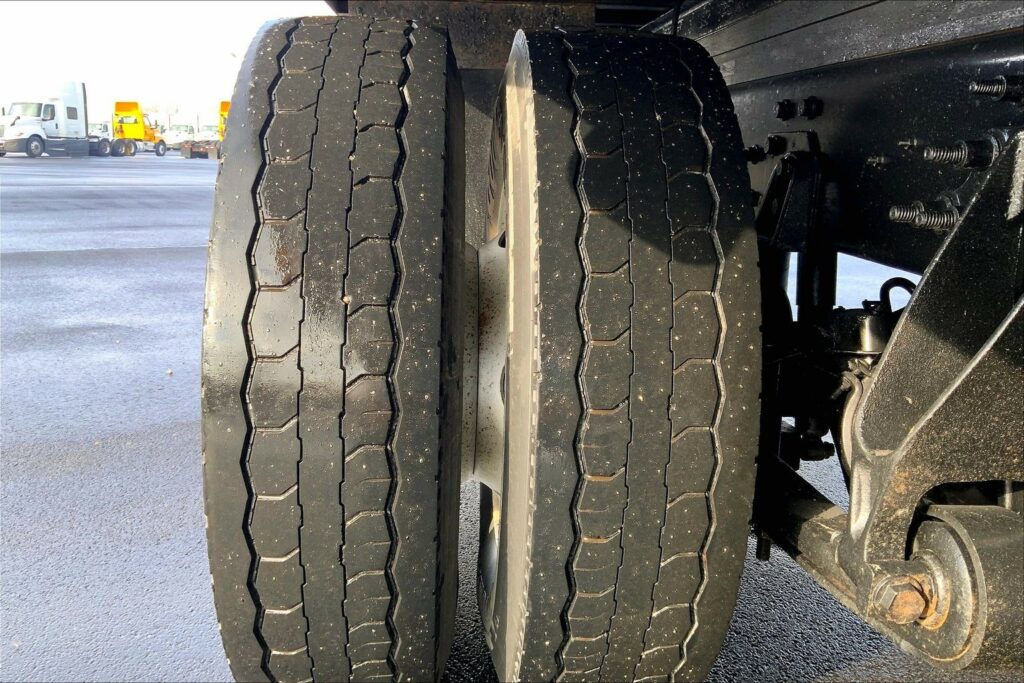 2021 CUM MV607 Medium Conventional