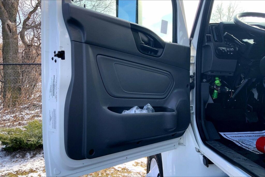 2021 CUM MV607 Medium Conventional