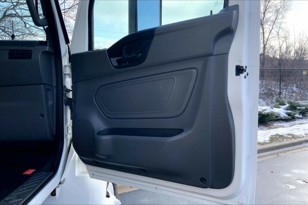 2021 CUM MV607 Medium Conventional