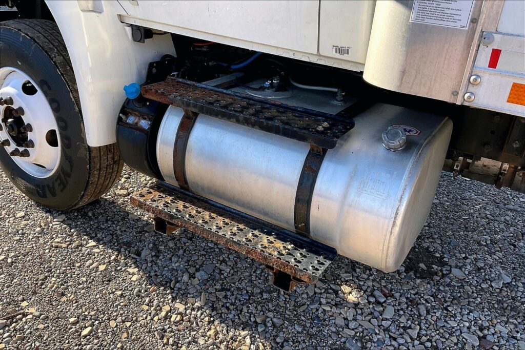 2021 CUM MV607 Medium Conventional