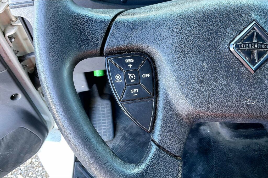 2021 CUM MV607 Medium Conventional