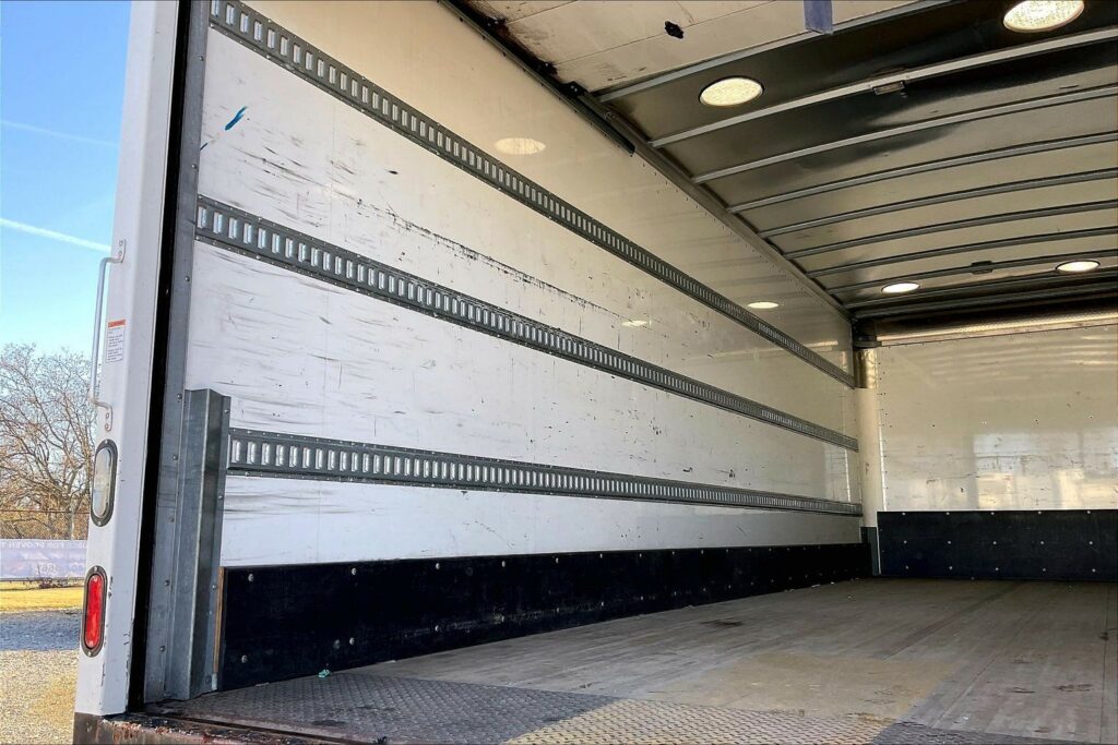 2021 CUM MV607 Medium Conventional