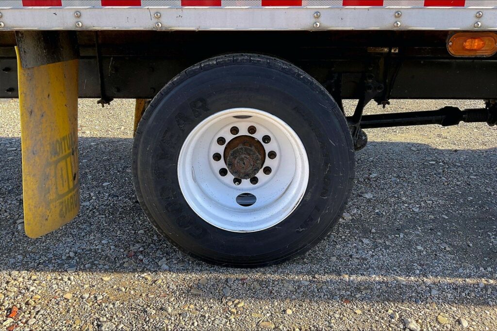 2021 CUM MV607 Medium Conventional