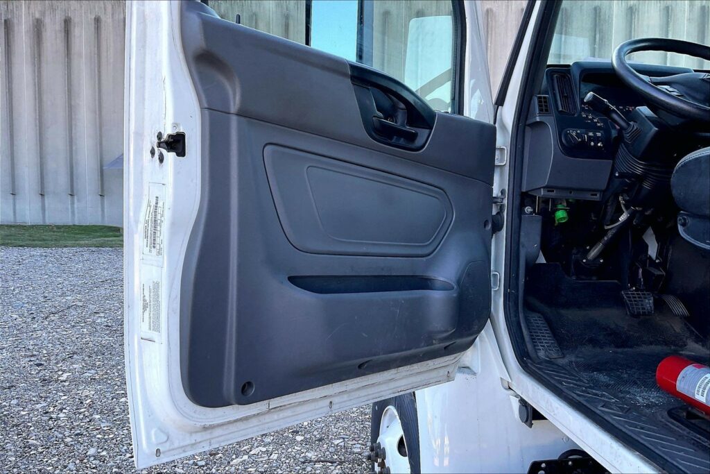 2021 CUM MV607 Medium Conventional