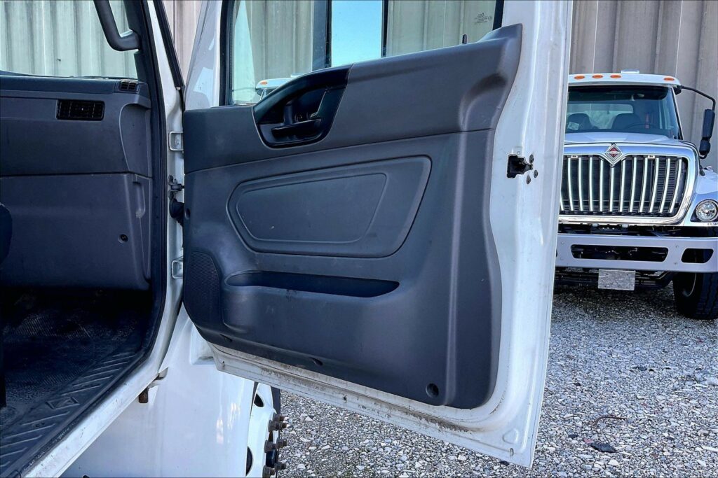 2021 CUM MV607 Medium Conventional