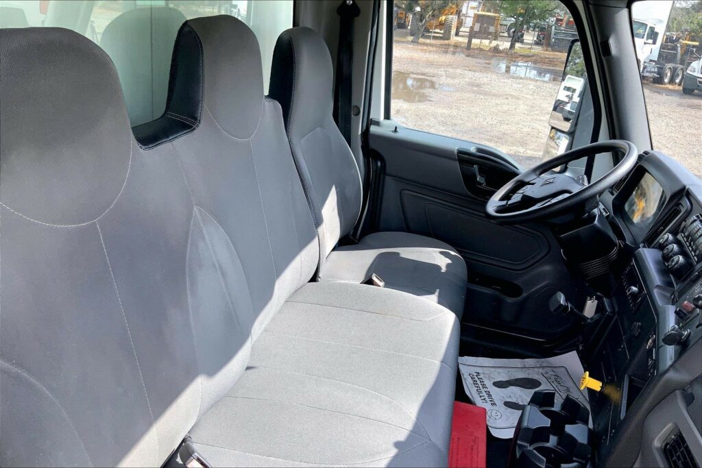 2021 CUM MV607 Medium Conventional