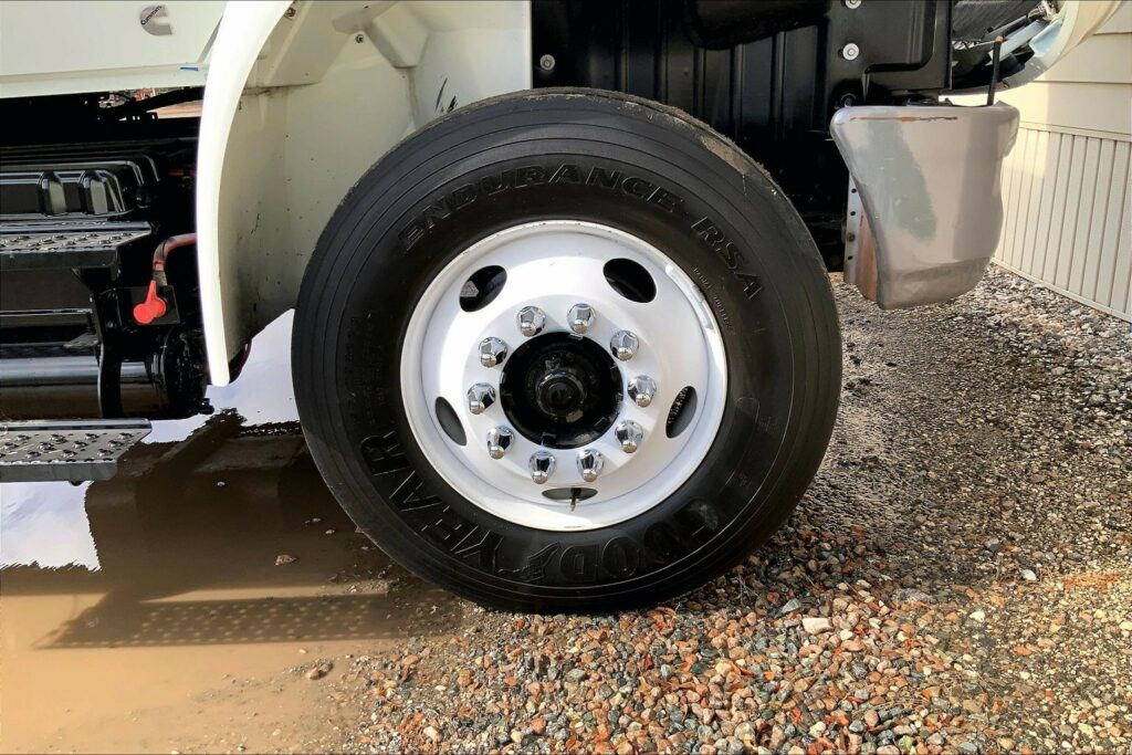 2021 CUM MV607 Medium Conventional