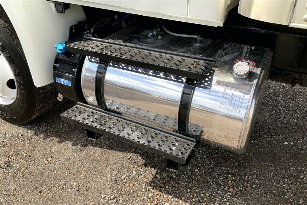 2021 CUM MV607 Medium Conventional