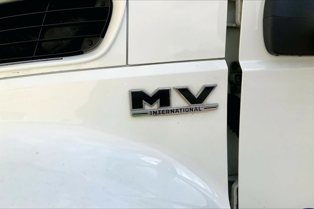 2021 CUM MV607 Medium Conventional