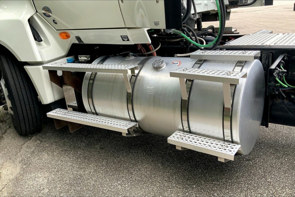 2020 CUM LT625 6×4 Day Cab