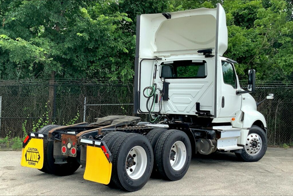 2020 CUM LT625 6×4 Day Cab