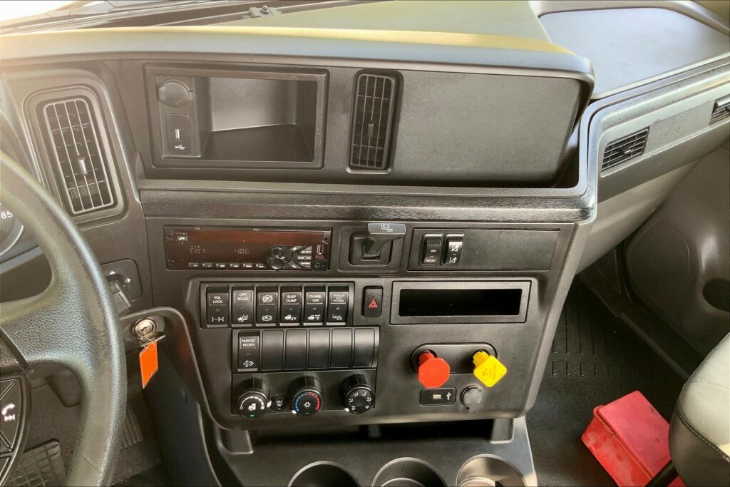 2019 INT LT625 6×4 Day Cab