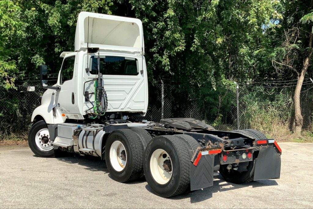 2019 INT LT625 6×4 Day Cab