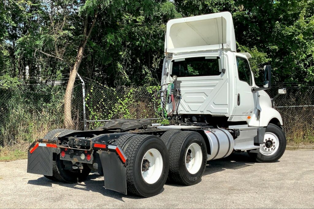 2019 INT LT625 6×4 Day Cab