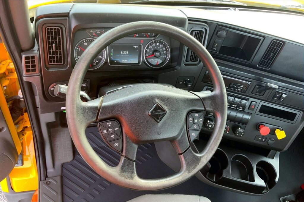 2019 INT LT625 6×4 Day Cab