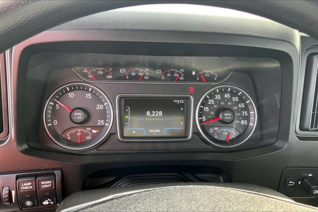 2019 INT LT625 6×4 Day Cab