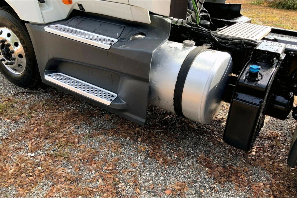 2021 CUM LT625 6×4 Day Cab