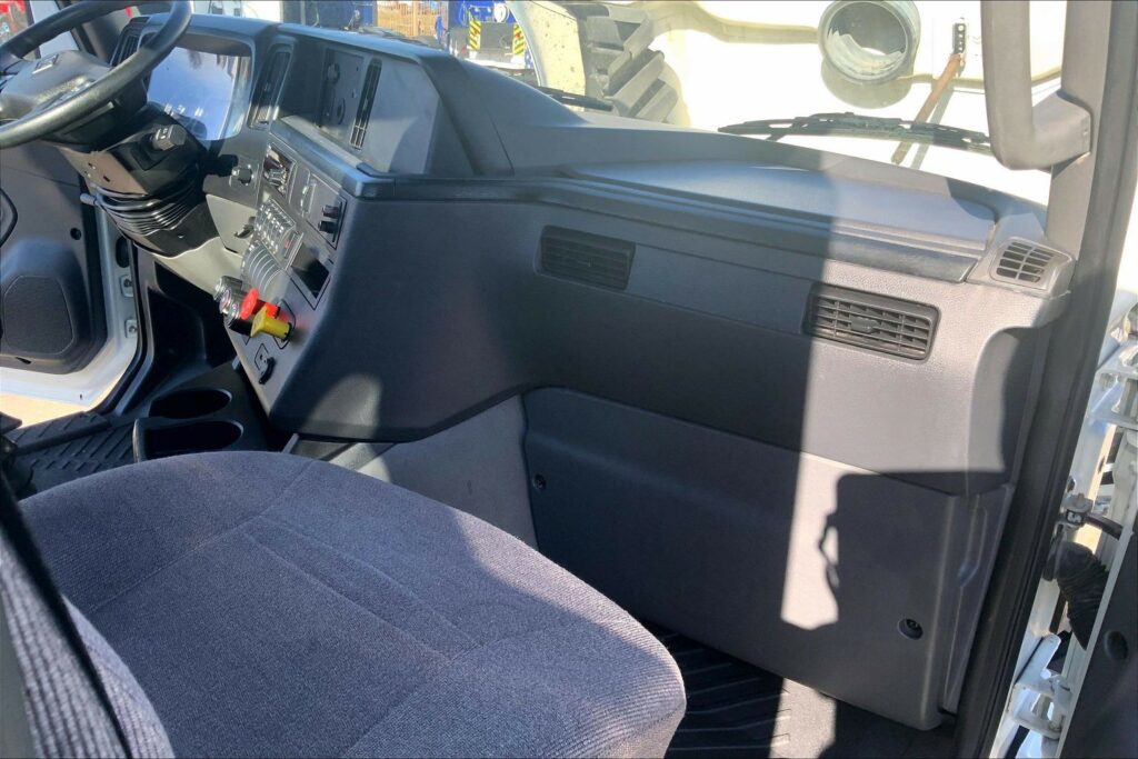 2020 CUM LT625 6×4 Day Cab