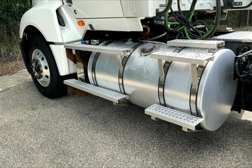 2020 CUM LT625 6×4 Day Cab