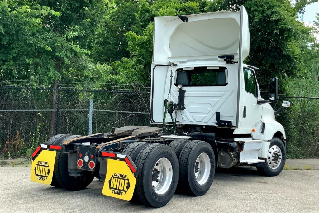 2020 CUM LT625 6×4 Day Cab