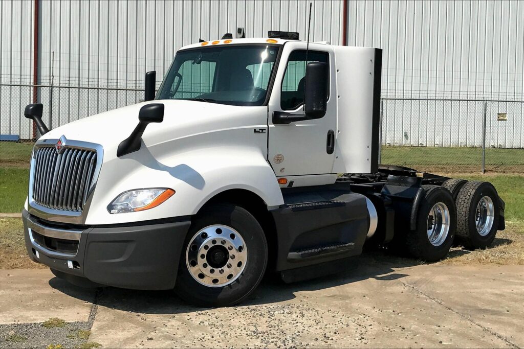 2021 CUM LT625 6×4 Day Cab