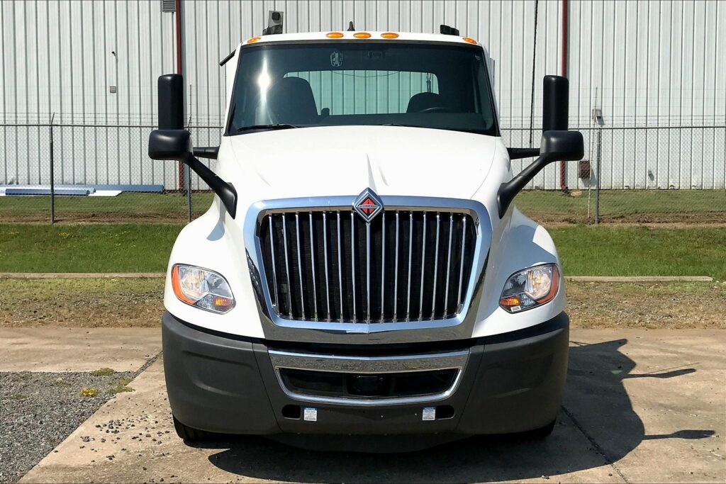 2021 CUM LT625 6×4 Day Cab