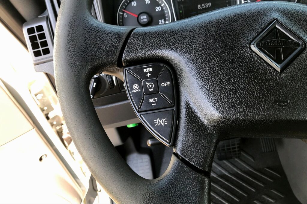 2021 CUM LT625 6×4 Day Cab