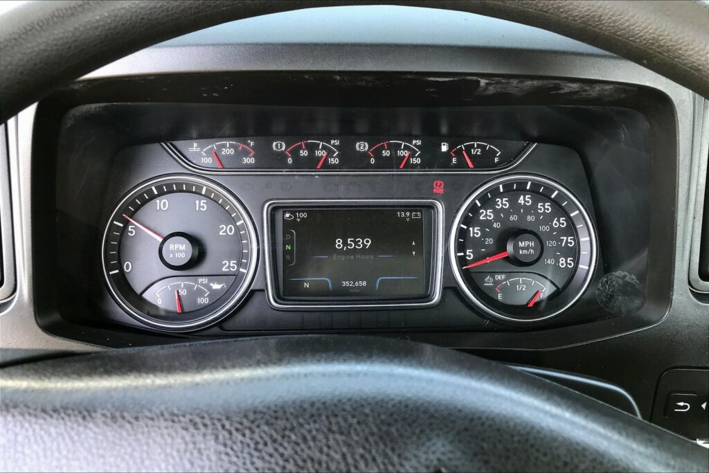 2021 CUM LT625 6×4 Day Cab