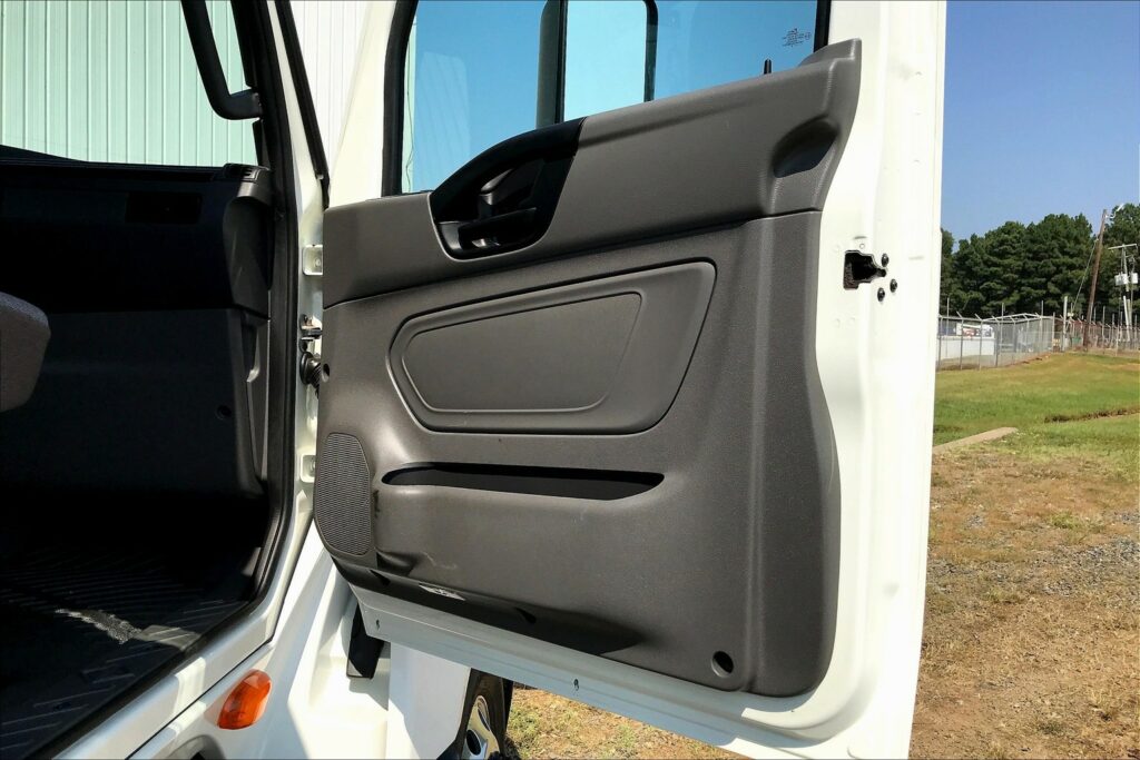 2021 CUM LT625 6×4 Day Cab