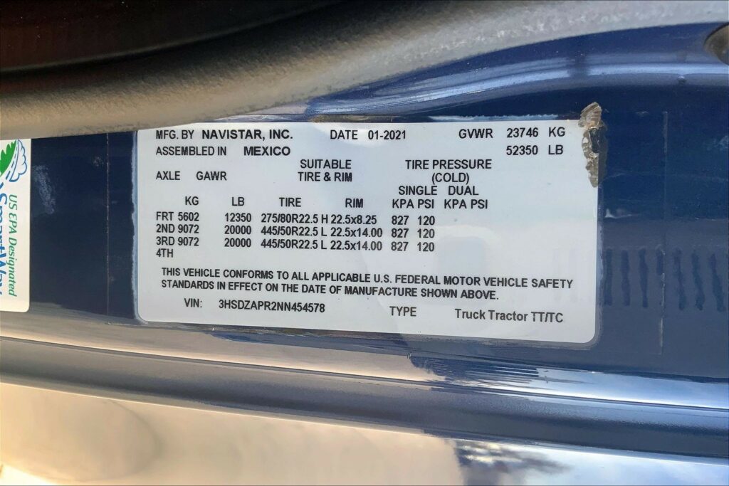 2022 CUM LT625 6×4 Sleeper