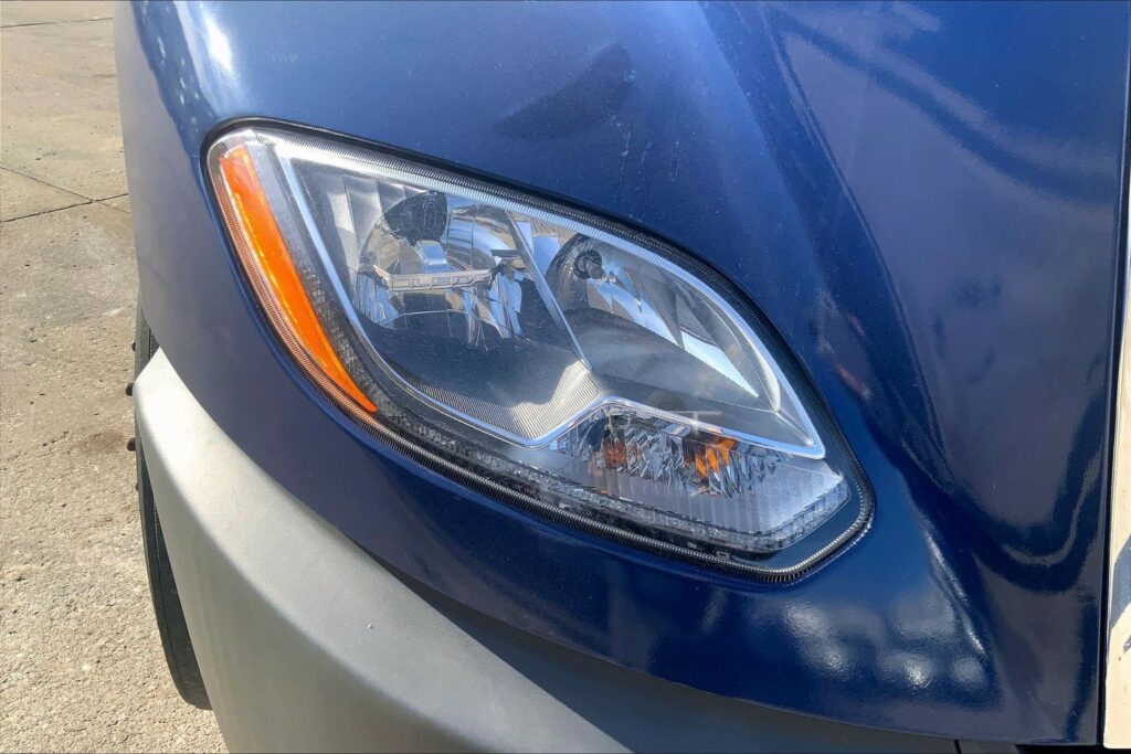 2022 CUM LT625 6×4 Sleeper